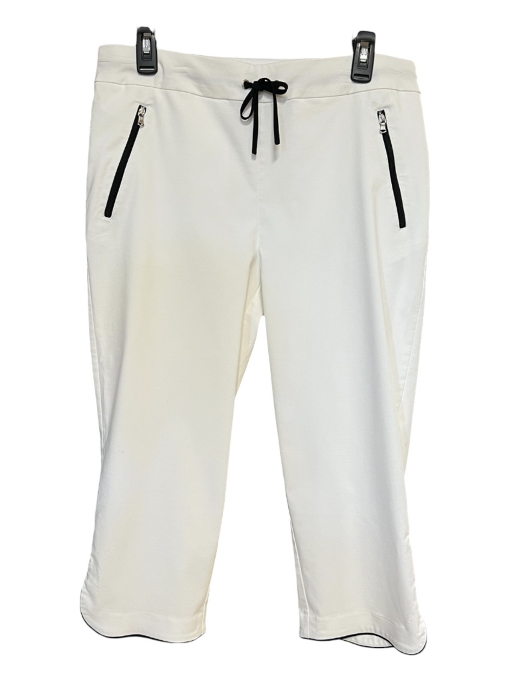 EUC Weekends by Chico’s White Cropped Capri Pants Zip Pockets | Size 2 L